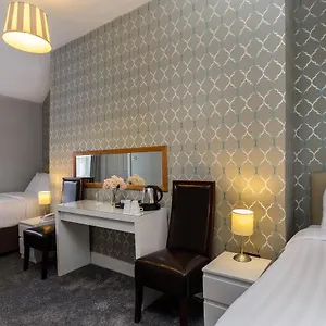 Clifden House By Nina *** Dublin